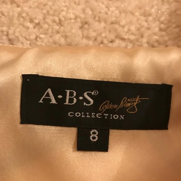 Silk Geometric Patterned Dress - Picture 3 of 5